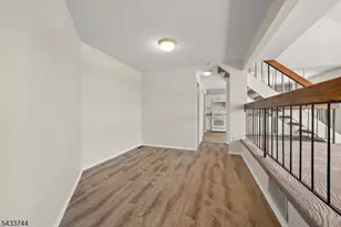 30 Chestnut Ct Ondo, Bernards Township, NJ 07920 - Photo 6