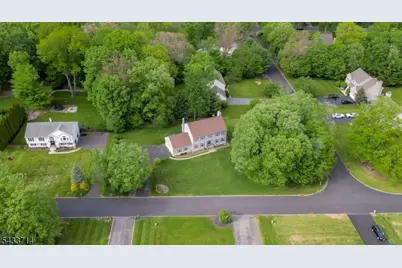 29 Lark Ln, Jefferson Township, NJ 07438 - Photo 2