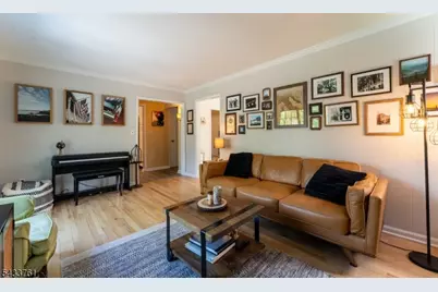 301 Heritage Dr, Readington, NJ 08889 - Photo 10