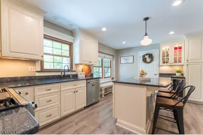 301 Heritage Dr, Readington, NJ 08889 - Photo 14