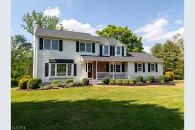 301 Heritage Dr, Readington, NJ 08889 - Photo 2