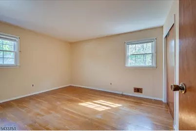 106 Winding Rd, Woodbridge Township, NJ 08830 - Photo 12