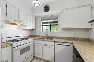 703 Pinehurst-, Union Township, NJ 07083 - Photo 14