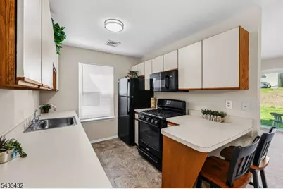 313 Spruce Hills Dr #313, Glen Gardner, NJ 08826 - Photo 10