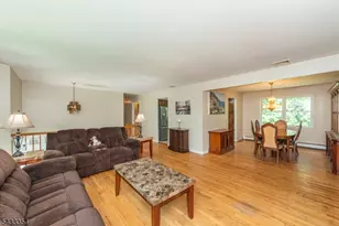 34 Terhune St, East Hanover Township, NJ 07936 - Photo 4
