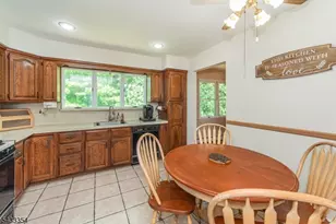 34 Terhune St, East Hanover Township, NJ 07936 - Photo 10