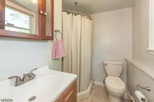 34 Terhune St, East Hanover Township, NJ 07936 - Photo 2