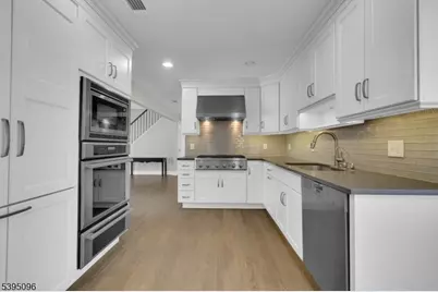 306 Eyland Ave, Roxbury Township, NJ 07876 - Photo 16