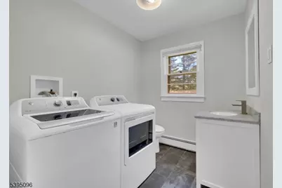 306 Eyland Ave, Roxbury Township, NJ 07876 - Photo 32