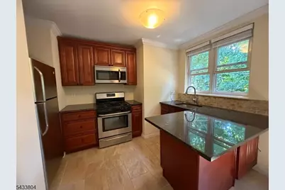 160 Gordonhurst Ave #E21, Montclair, NJ 07043 - Photo 1