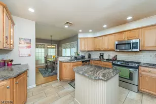 17 Morningside Cir, Little Falls Township, NJ 07424 - Photo 18