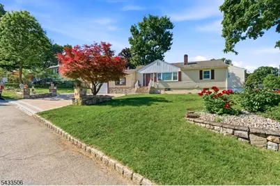 32 Valley View Dr, Mine Hill, NJ 07803 - Photo 2