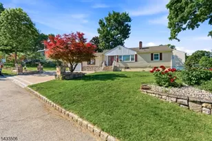 32 Valley View Dr, Mine Hill, NJ 07803 - Photo 2