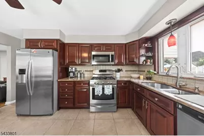 23 Homcy Pl, Clifton, NJ 07011 - Photo 6