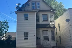 9 Courtland St, Paterson, NJ 07503 - Photo 2