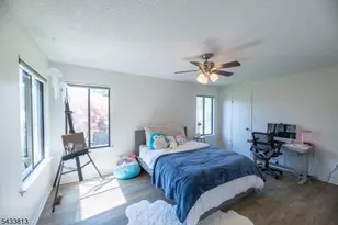 21 Carriage Pl, Edison Twp., NJ 08820 - Photo 6