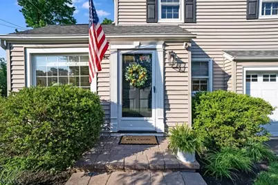 21 Doris Pkwy, Westfield, NJ 07090 - Photo 2