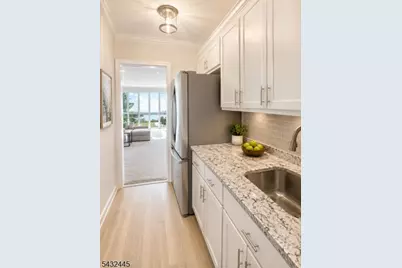 34 Mews Ln, South Orange, NJ 07079 - Photo 4