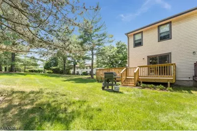 130 Locust Ct, Raritan Township, NJ 08822 - Photo 20