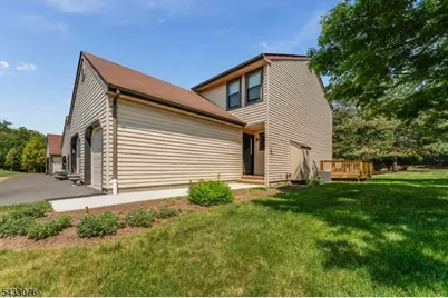 130 Locust Ct, Raritan Township, NJ 08822 - Photo 2