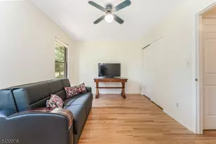 130 Locust Ct, Raritan Township, NJ 08822 - Photo 14