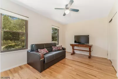 130 Locust Ct, Raritan Township, NJ 08822 - Photo 16