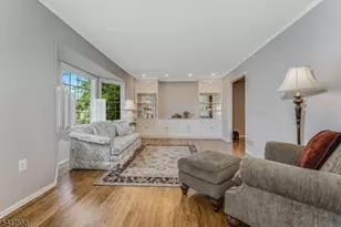 36 Bradley Ln, Bridgewater, NJ 08807 - Photo 4