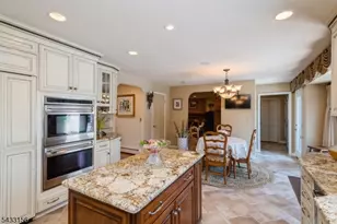 200 Raritan Ln, Readington, NJ 08889 - Photo 12