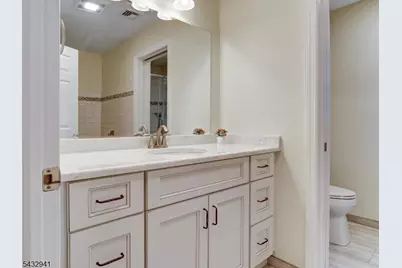 15 Woodrow Pl, West Caldwell, NJ 07006 - Photo 20