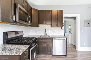 10 Charles St, East Orange, NJ 07017 - Photo 16