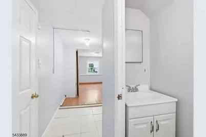 27 Carolyn Rd, Belleville, NJ 07109 - Photo 26