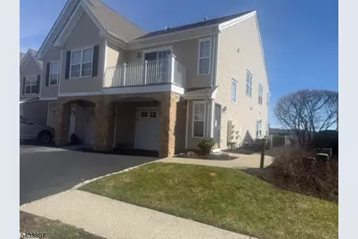 132 Mountainside Dr #132, Pompton Lakes, NJ 07442 - Photo 2