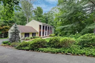 71 Cheshire Ln, Ringwood, NJ 07456 - Photo 1