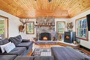 138 Overlook Dr, Montague, NJ 07827 - Photo 2