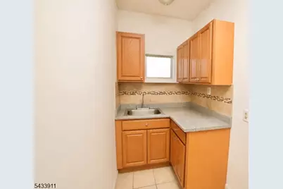 650 Mount Prospect Ave, Newark, NJ 07104 - Photo 8