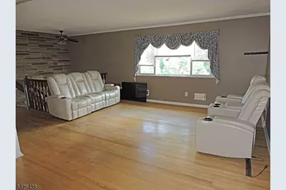 118 Benart Pl, Middlesex, NJ 08846 - Photo 4