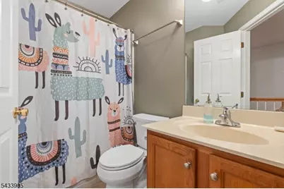 162 Blue Heron Dr, Secaucus, NJ 07094 - Photo 20