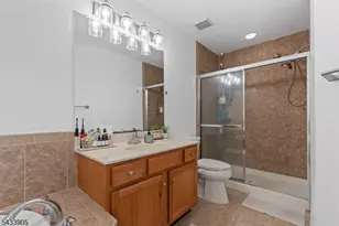162 Blue Heron Dr, Secaucus, NJ 07094 - Photo 16