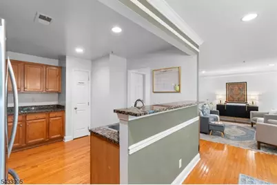 162 Blue Heron Dr, Secaucus, NJ 07094 - Photo 8