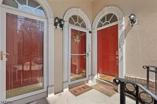 162 Blue Heron Dr, Secaucus, NJ 07094 - Photo 2