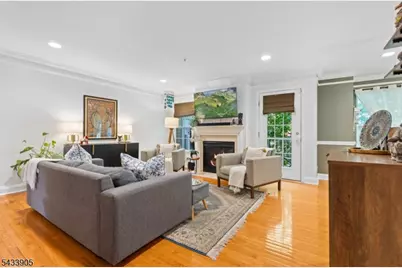 162 Blue Heron Dr, Secaucus, NJ 07094 - Photo 4