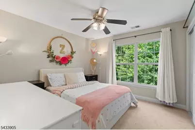 162 Blue Heron Dr, Secaucus, NJ 07094 - Photo 18