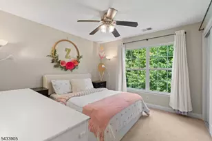 162 Blue Heron Dr, Secaucus, NJ 07094 - Photo 18