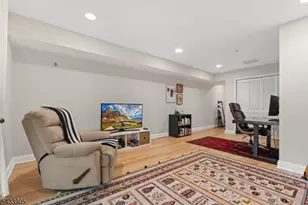 162 Blue Heron Dr, Secaucus, NJ 07094 - Photo 22