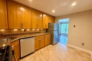 196 Sapphire Ln, Franklin Township, NJ 08823 - Photo 8