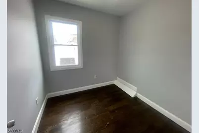 52 Smith St, Newark, NJ 07106 - Photo 4