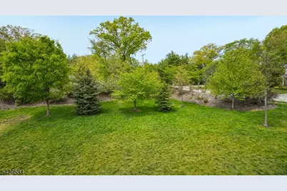 26 Decroce Ct, Parsippany, NJ 07054 - Photo 20