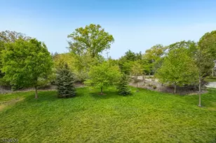 26 DeCroce Ct, Parsippany, NJ 07054 - Photo 20
