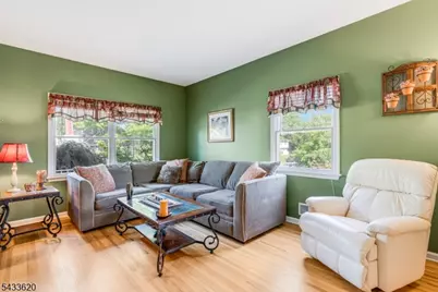 228 Woodside Ln, Bridgewater, NJ 08807 - Photo 2