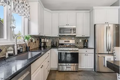 228 Woodside Ln, Bridgewater, NJ 08807 - Photo 4